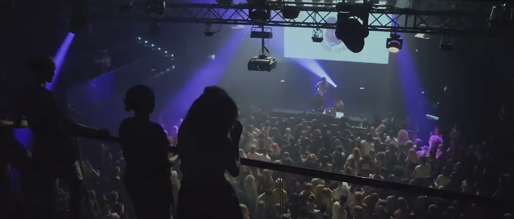 Weitwinkelaufnahme der Haupthalle im TivoliVredenburg, Utrecht, 2018